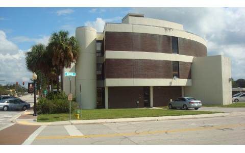 228 North Ridgewood Drive, Sebring, FL 33870